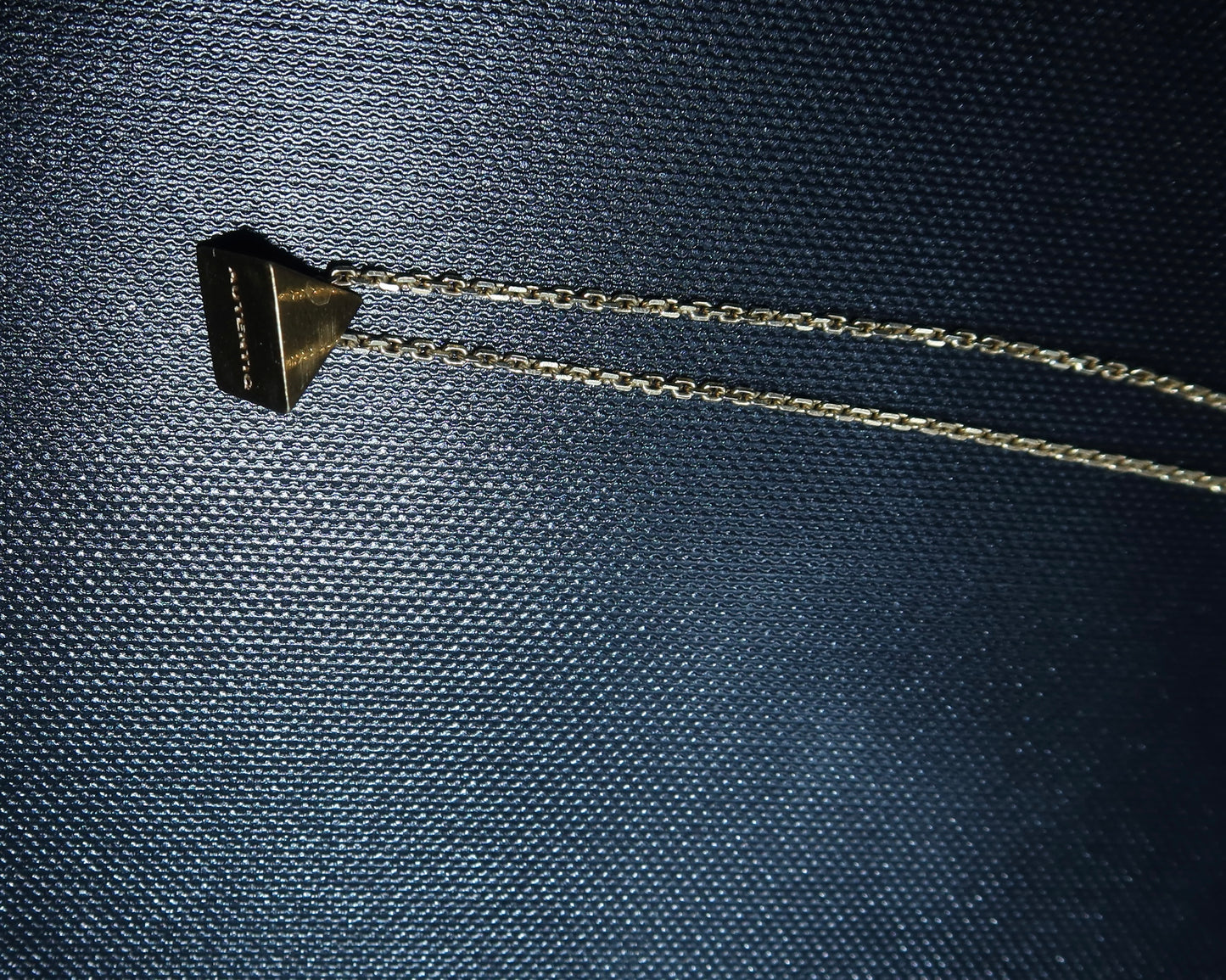 AUTENTIQ PENDANT SHORT GOLD PLATED 24K