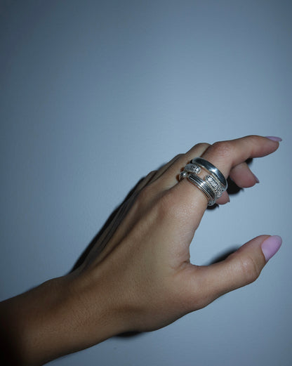Essence Revealed. Ring 3 gold plated 24K