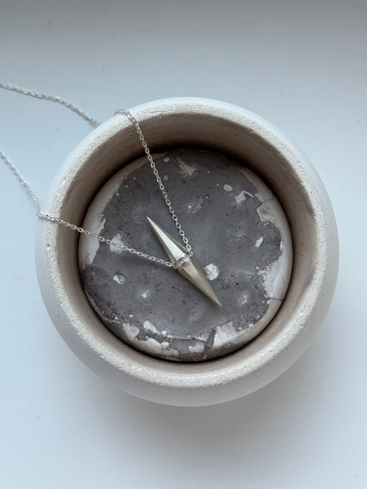 AUTENTIQ PENDANT LONG IN SILVER