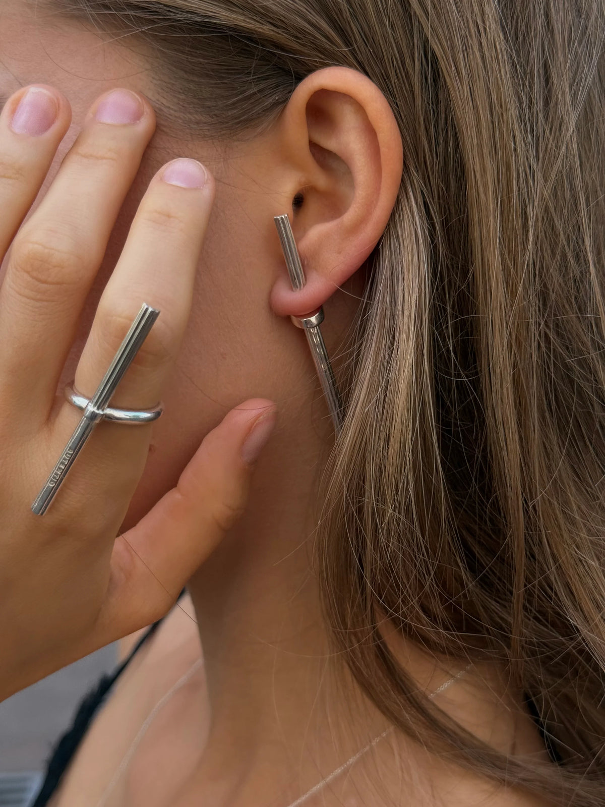 MONO EARRING INVERSION / NOTICE THE SHIFT