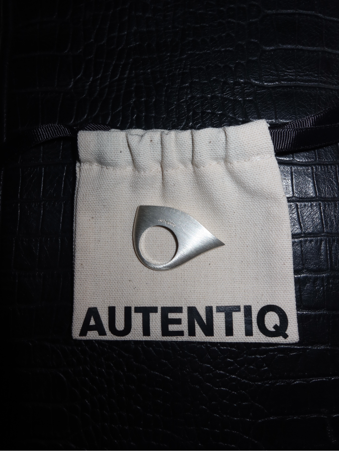 Essence Revealed. Ring 4 in silver