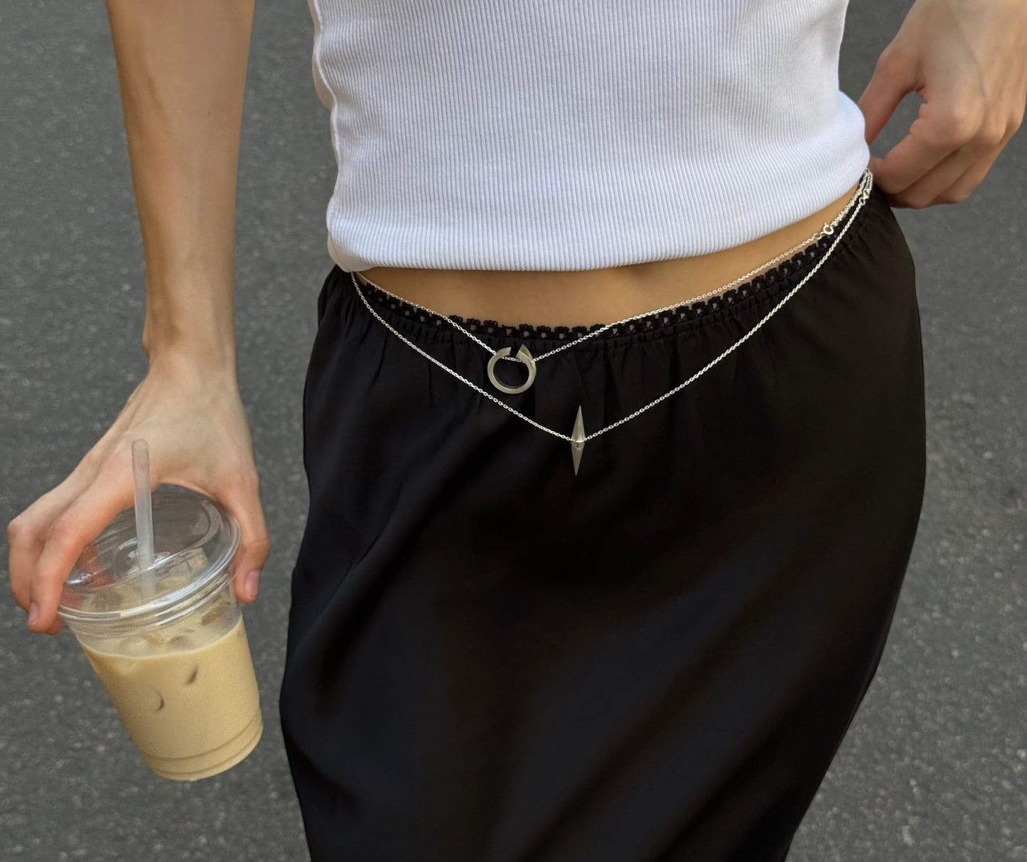 AUTENTIQ PENDANT LONG IN SILVER