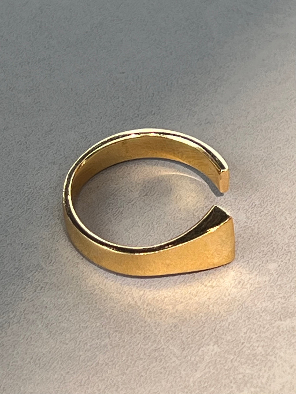 Ring Everlast glossy gold plated