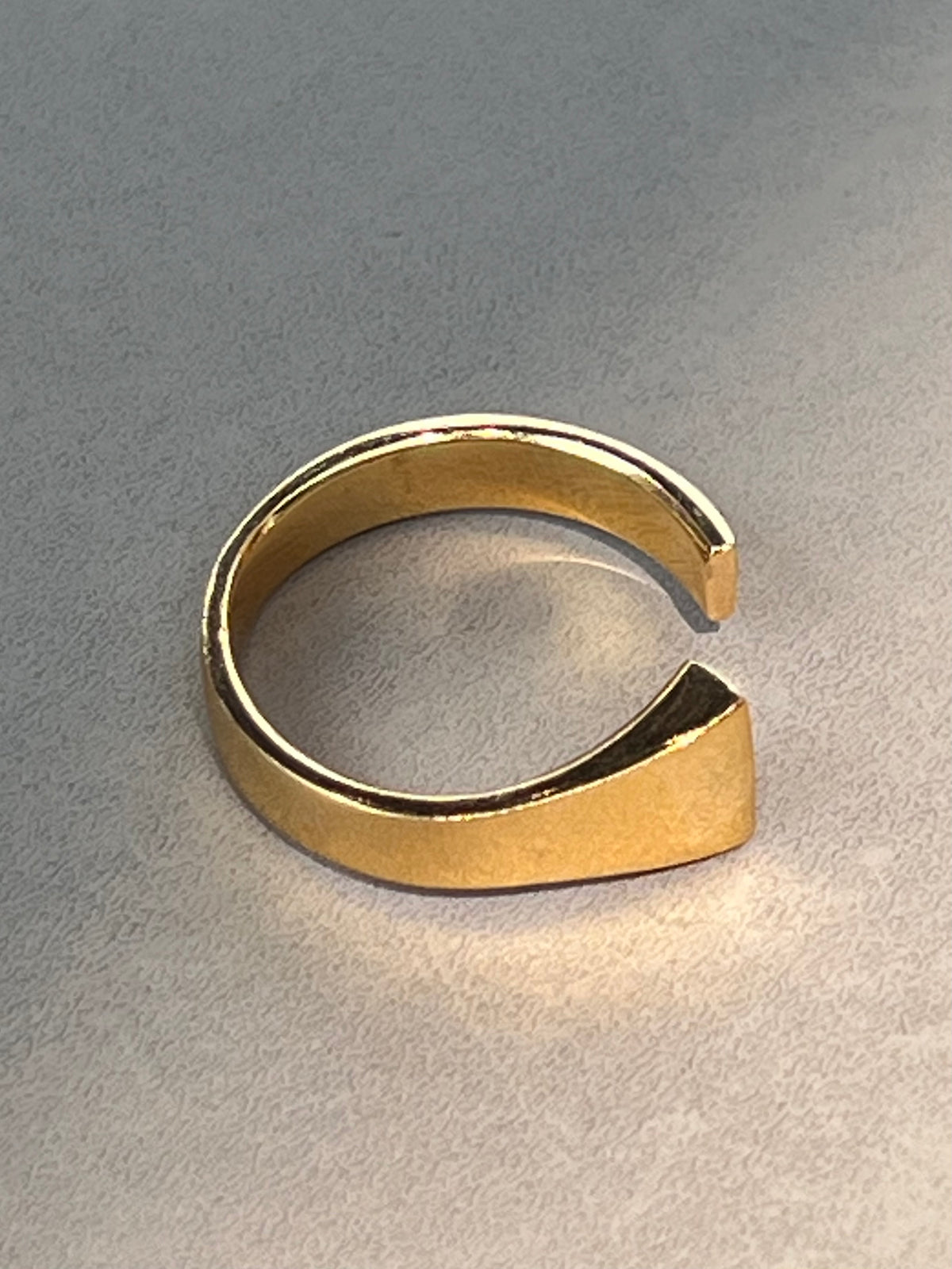 Ring Everlast glossy gold plated
